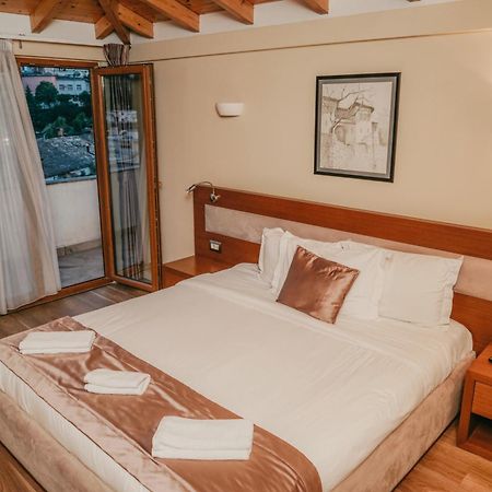 Center Hotel Gjirokaster Luaran gambar