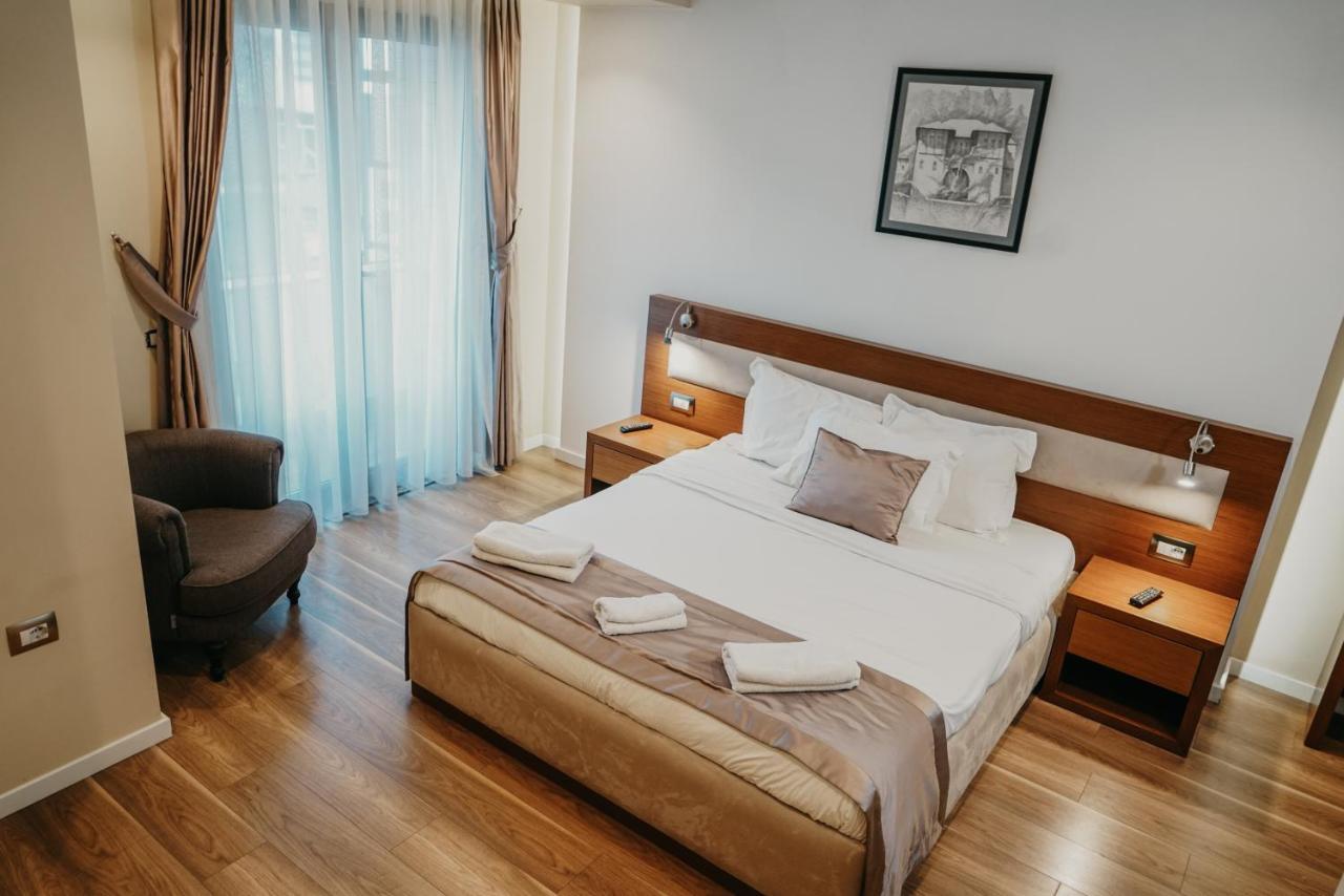 Center Hotel Gjirokaster Luaran gambar