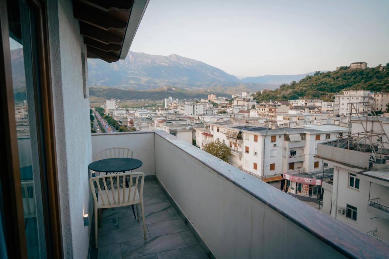 Center Hotel Gjirokaster Luaran gambar