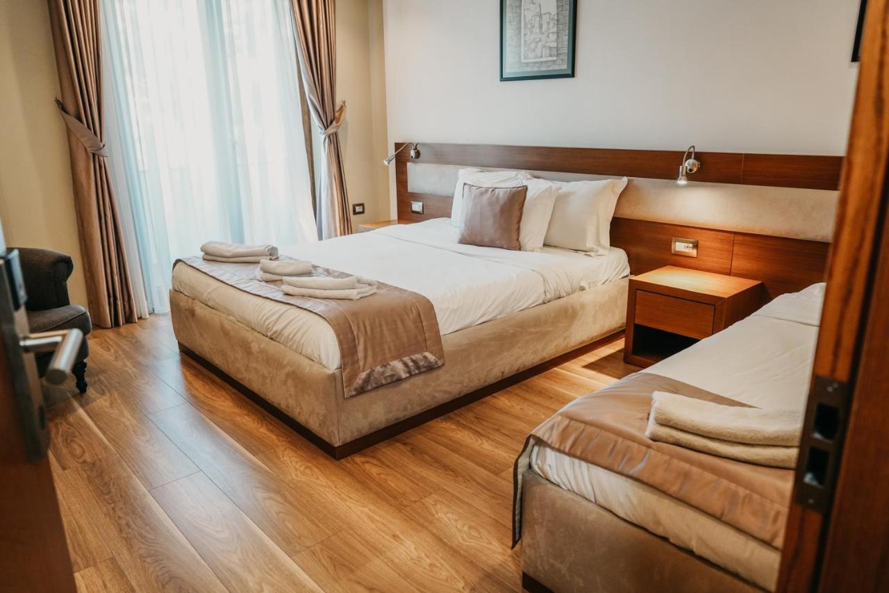 Center Hotel Gjirokaster Luaran gambar