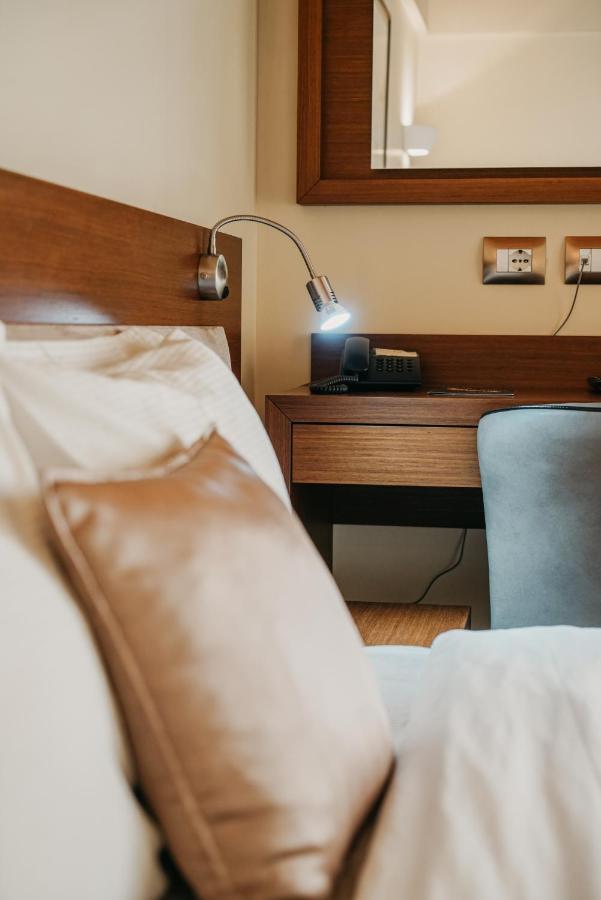 Center Hotel Gjirokaster Luaran gambar