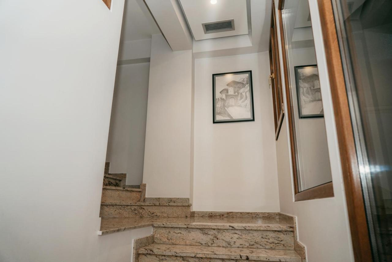 Center Hotel Gjirokaster Luaran gambar