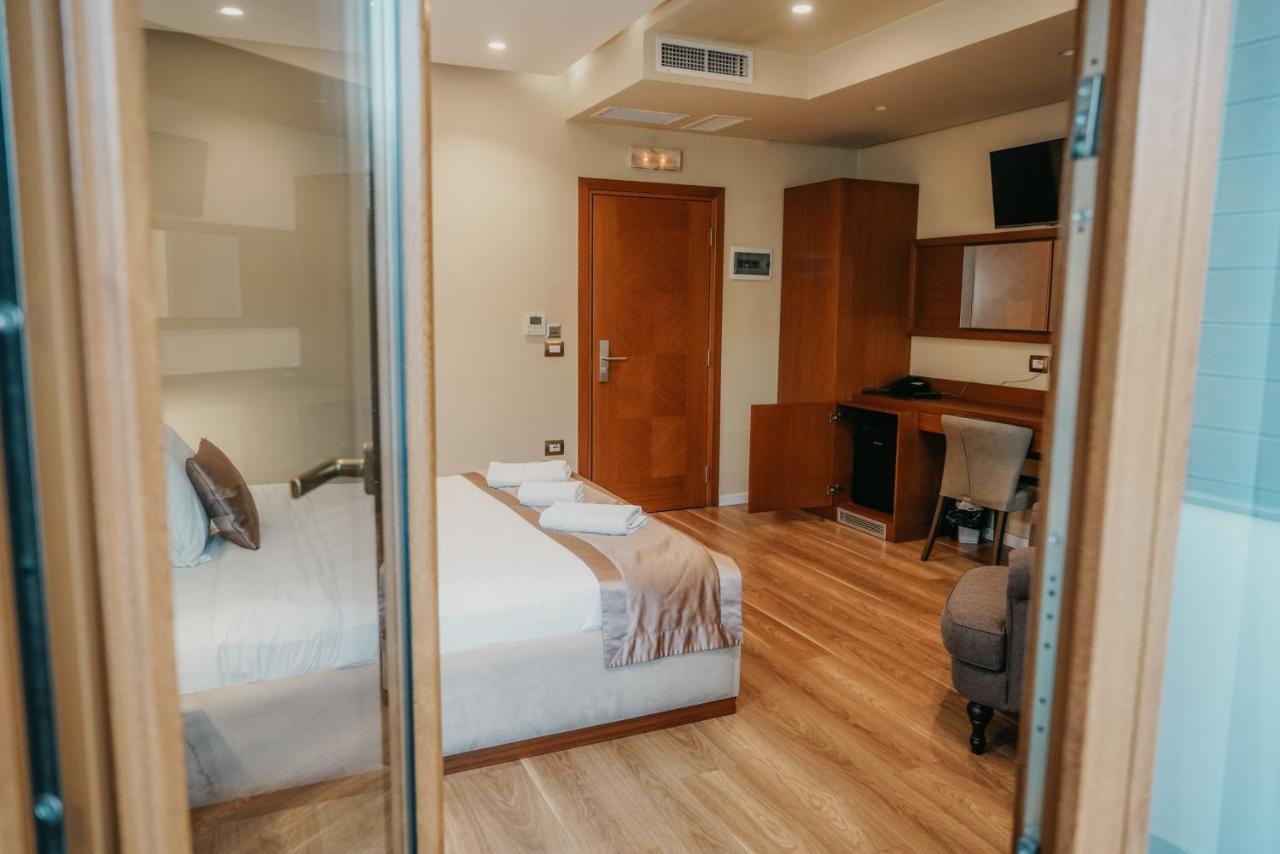 Center Hotel Gjirokaster Luaran gambar