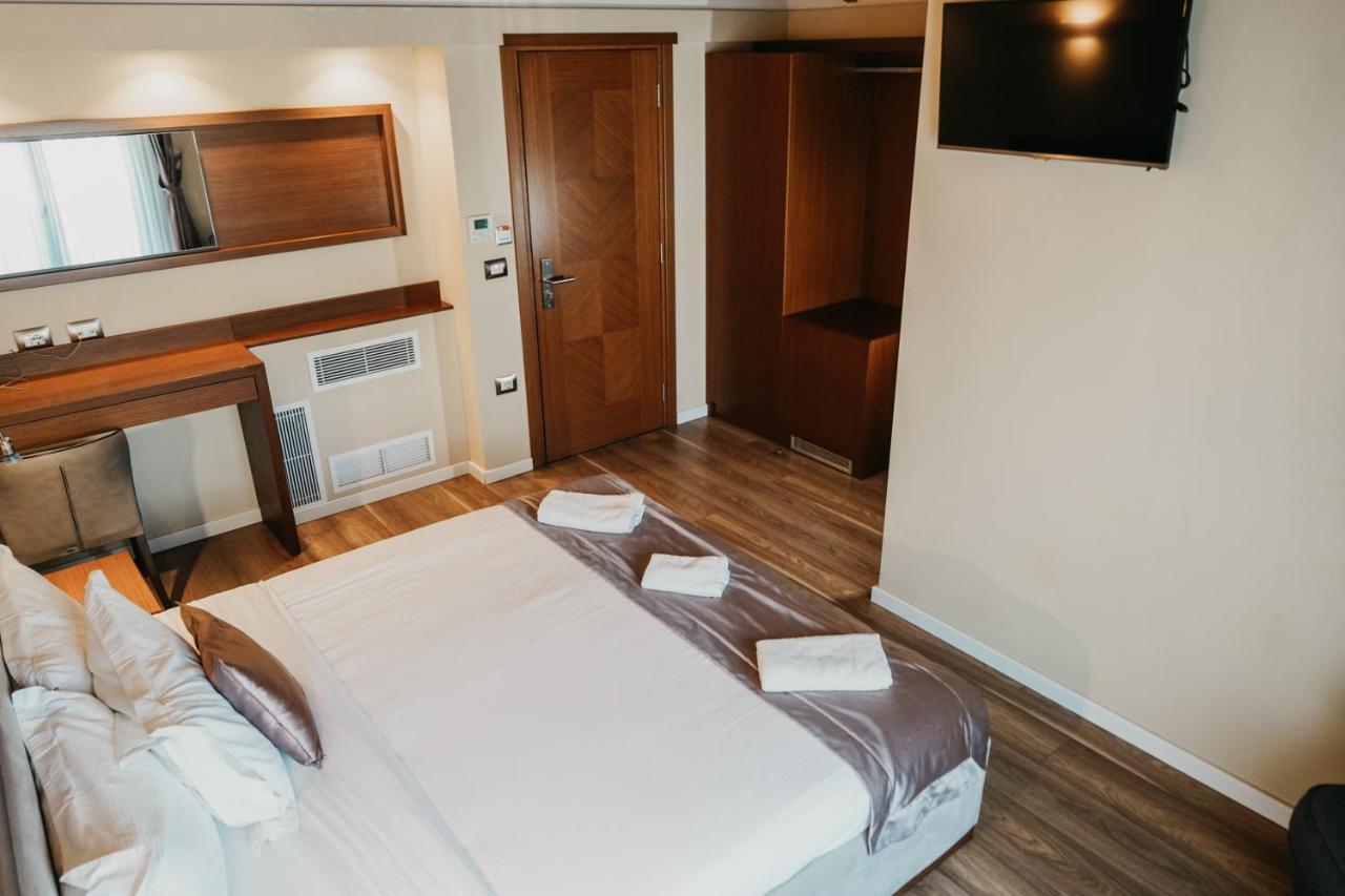 Center Hotel Gjirokaster Luaran gambar