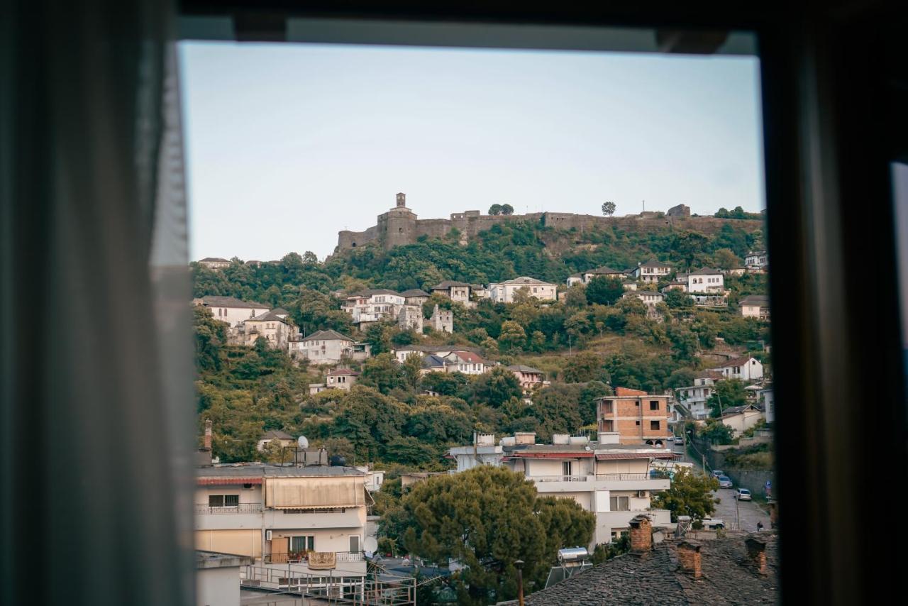 Center Hotel Gjirokaster Luaran gambar