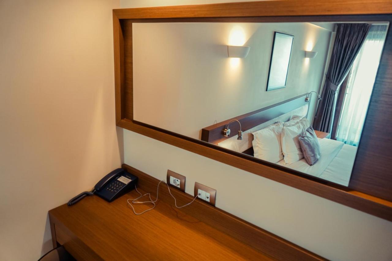 Center Hotel Gjirokaster Luaran gambar