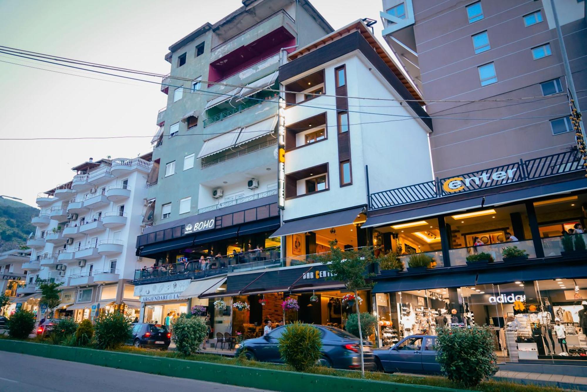 Center Hotel Gjirokaster Luaran gambar